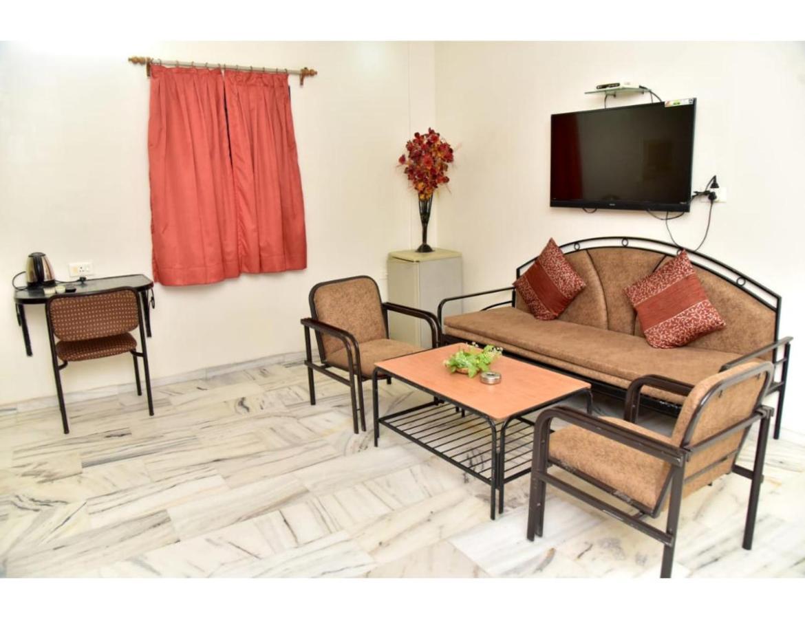 Hotel Dwarka, Nagpur Zewnętrze zdjęcie