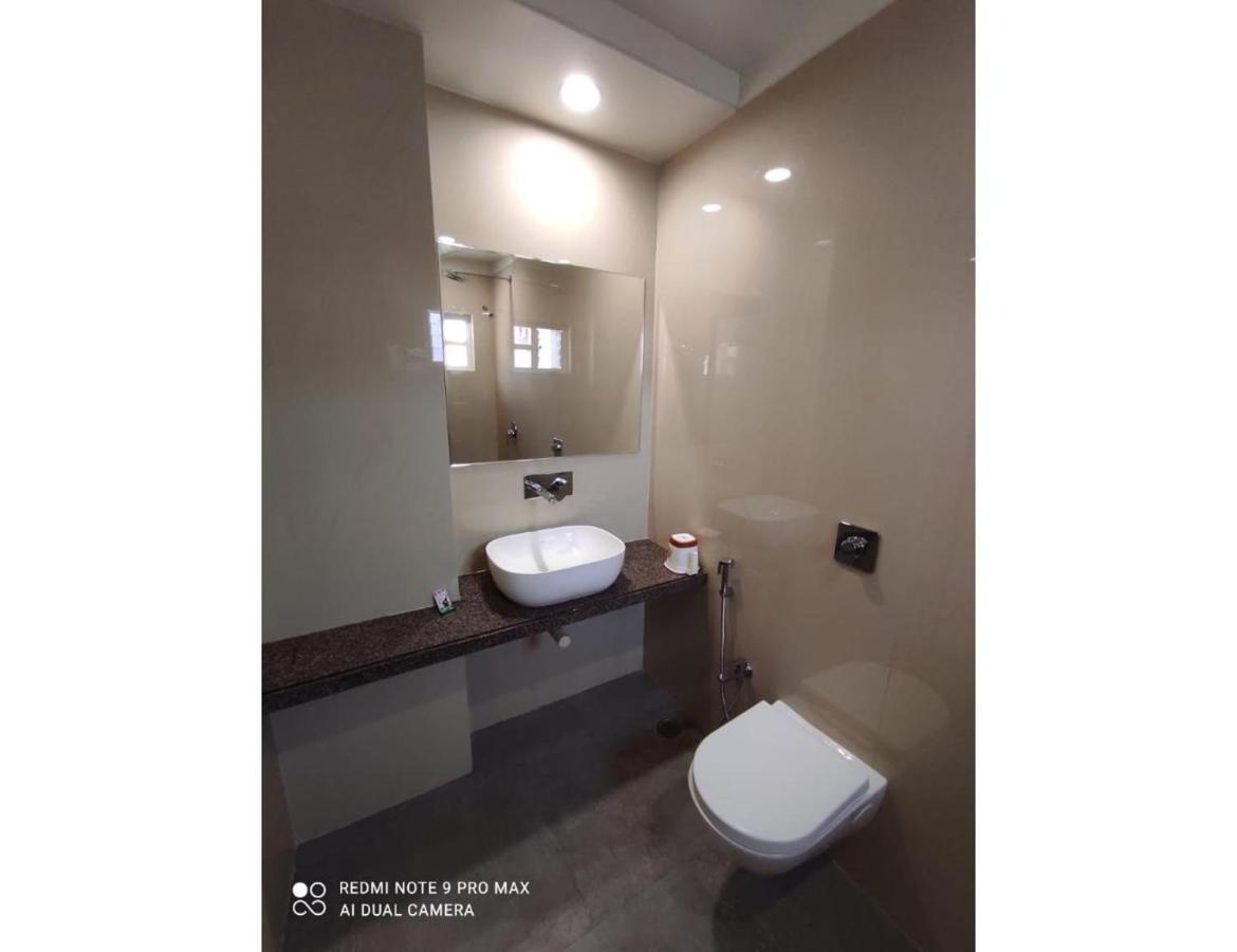 Hotel Dwarka, Nagpur Zewnętrze zdjęcie