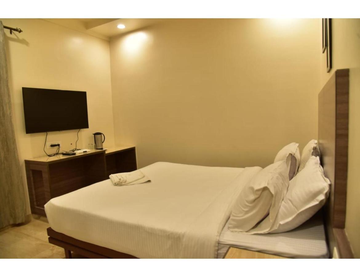 Hotel Dwarka, Nagpur Zewnętrze zdjęcie