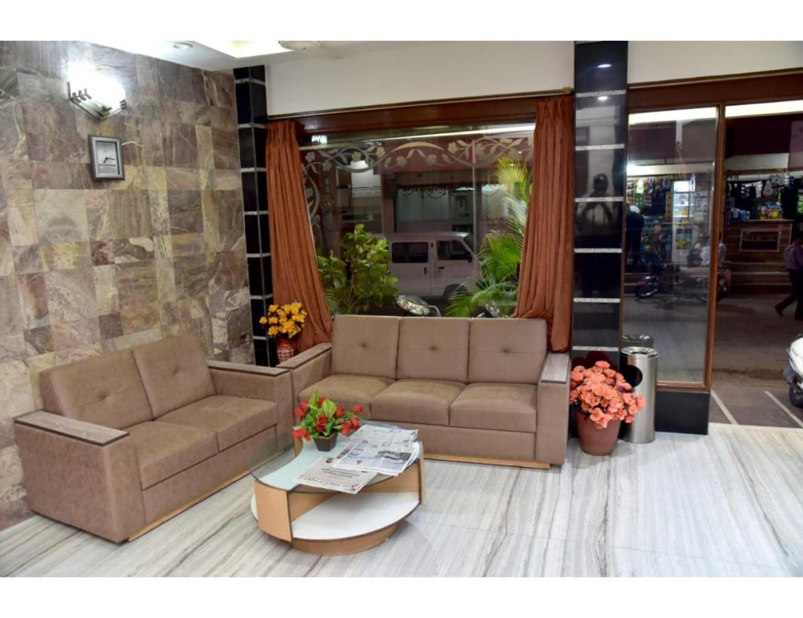 Hotel Dwarka, Nagpur Zewnętrze zdjęcie